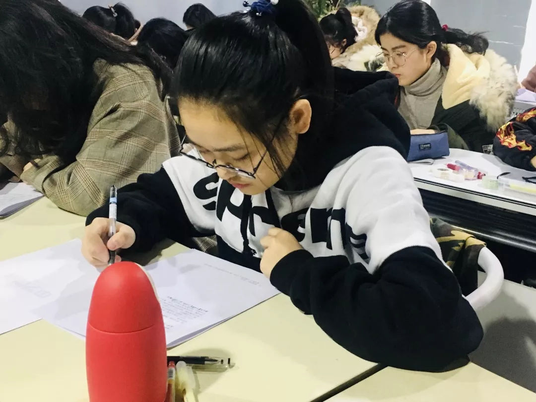 高中生@文笔不好的高中生能选择编导艺考专业吗