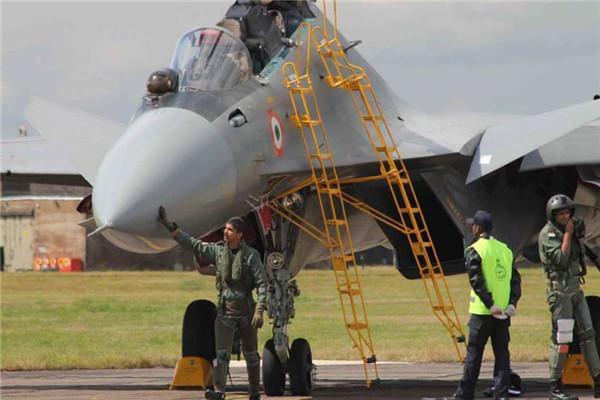 英法德为什么GDP不增长_十万个为什么手抄报(2)