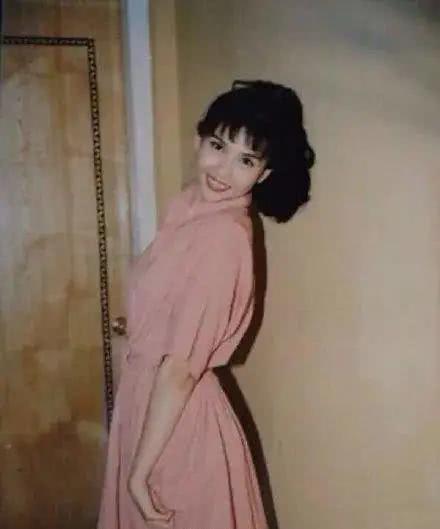 邱淑贞被封性感女神，全靠贵人王晶相助，连李
