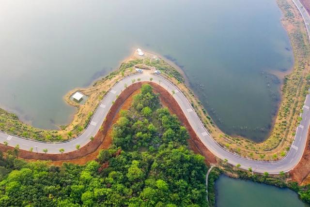 江宁小川藏线"又名"板汤线",深藏在葱翠深幽的青龙山腹地,全长8.