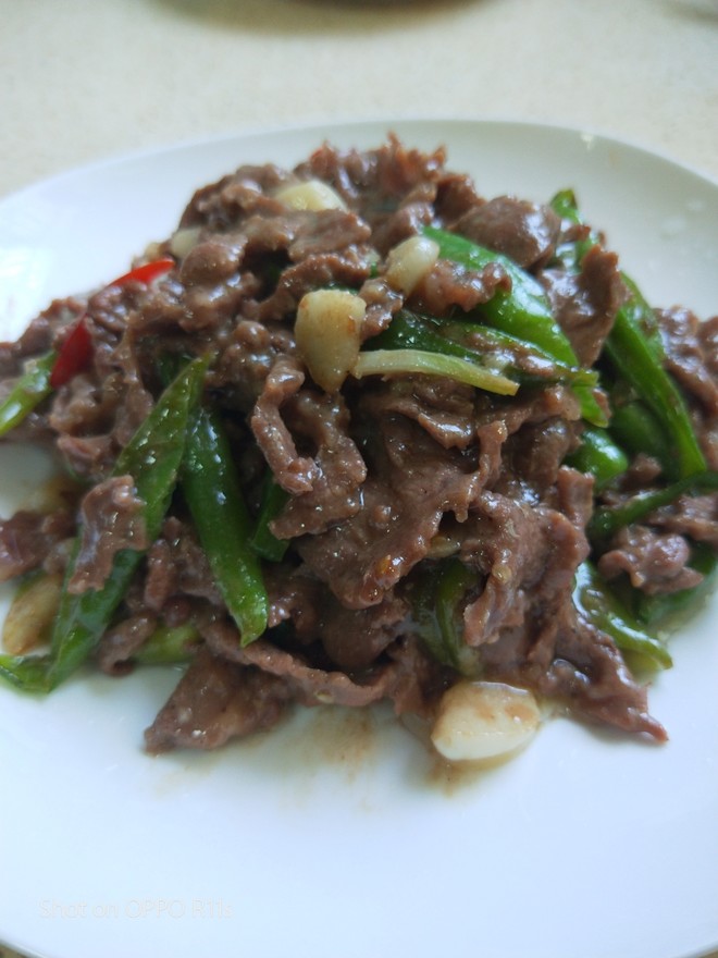 什么菜炒牛肉好吃又营养 9b43391ade214eacb33efbc514df0bd6.jpeg