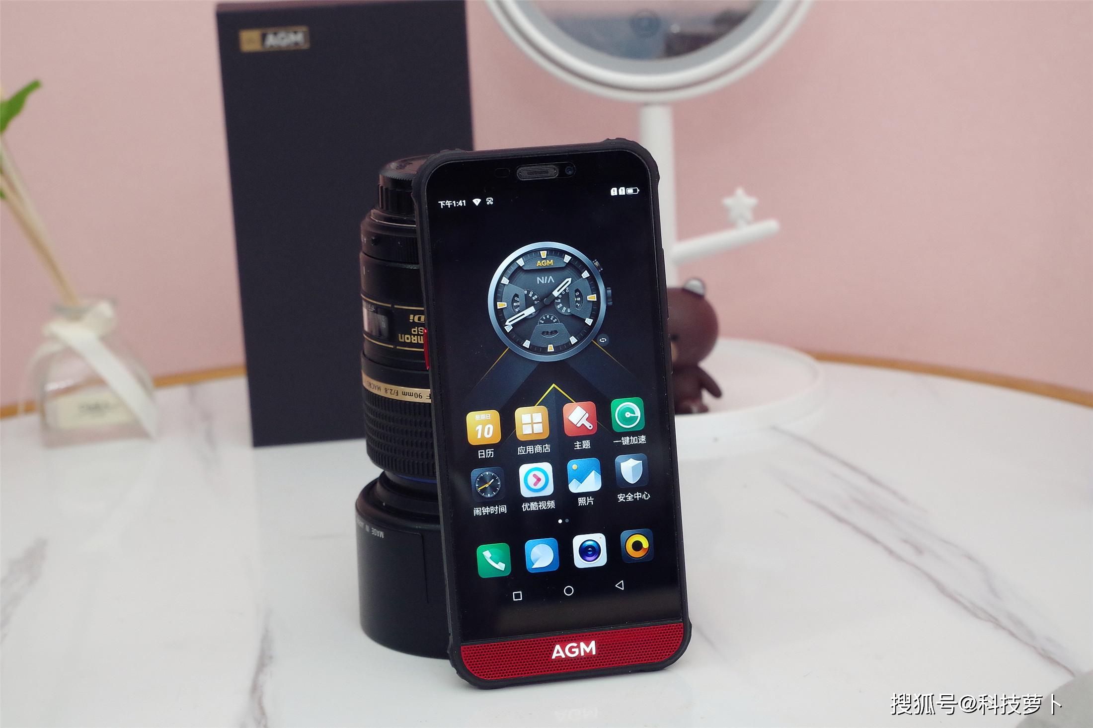 agm h2处理器采用国产芯片--虎贲t310,由紫光展锐发布,采用12纳米