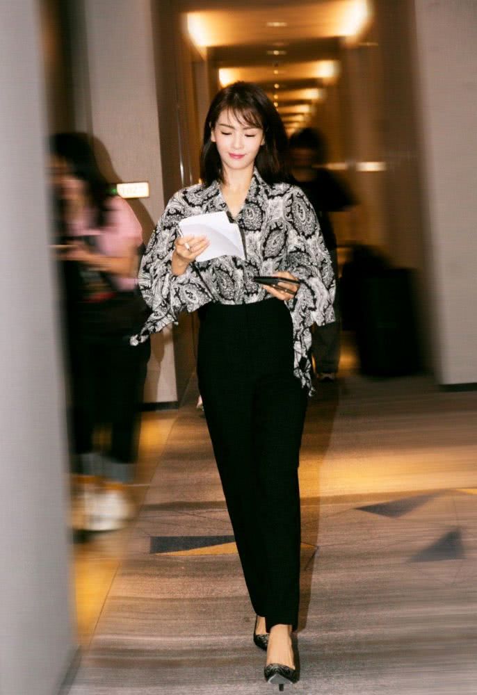 柔和色调高级感衬衫 0030a7529cff4627a4a61c96470be384.jpeg