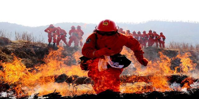 原创伟大的人造就伟大的国家:凉山大火牺牲的英雄们让全世界为之动容