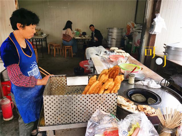 去韩岭的人很少在那儿吃过早餐吧?2个人早餐29元,4样早点很丰富
