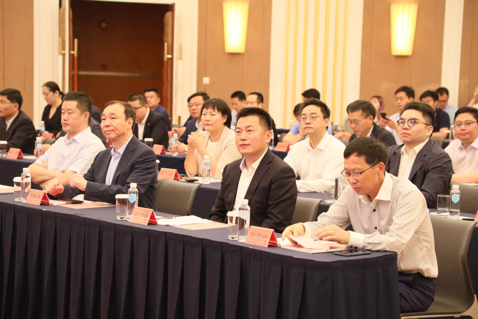 陶都明珠熠熠生辉丁蜀镇投资环境说明会在上海举办