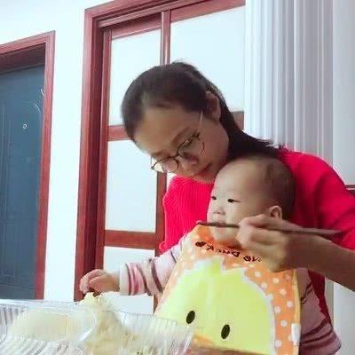 宝宝：伤脾胃又积食，难怪孩子不长个宝宝求放过！这3种辅食别再喂了