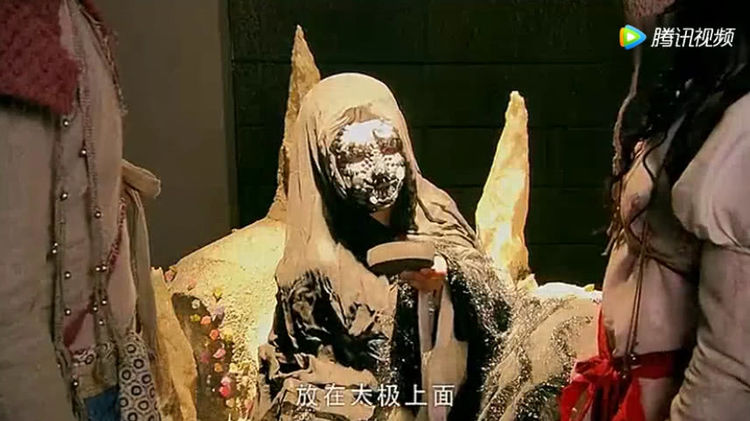 仙剑3：锁妖塔蒙面女子是谁？见景天时愣了几秒
