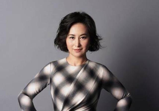 何超凤离婚第二春，何超莲心疼周扬青，赌王1