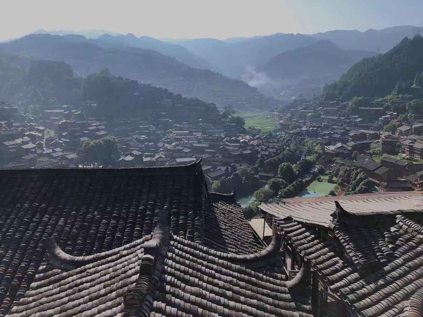 贵州凯里gdp 2021_贵州凯里苗族美女