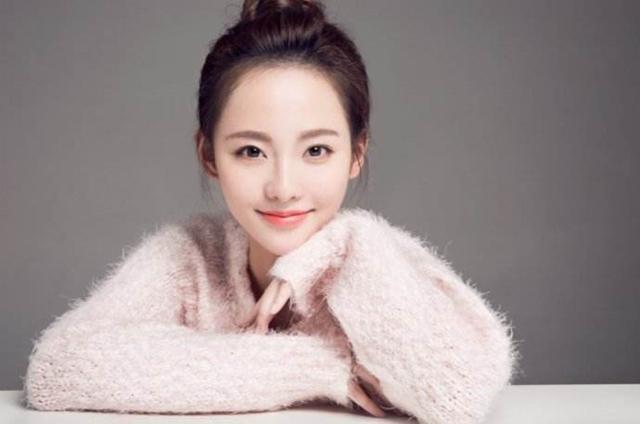 她曾与杜淳相恋7年无果，后嫁王思聪好友，婚后