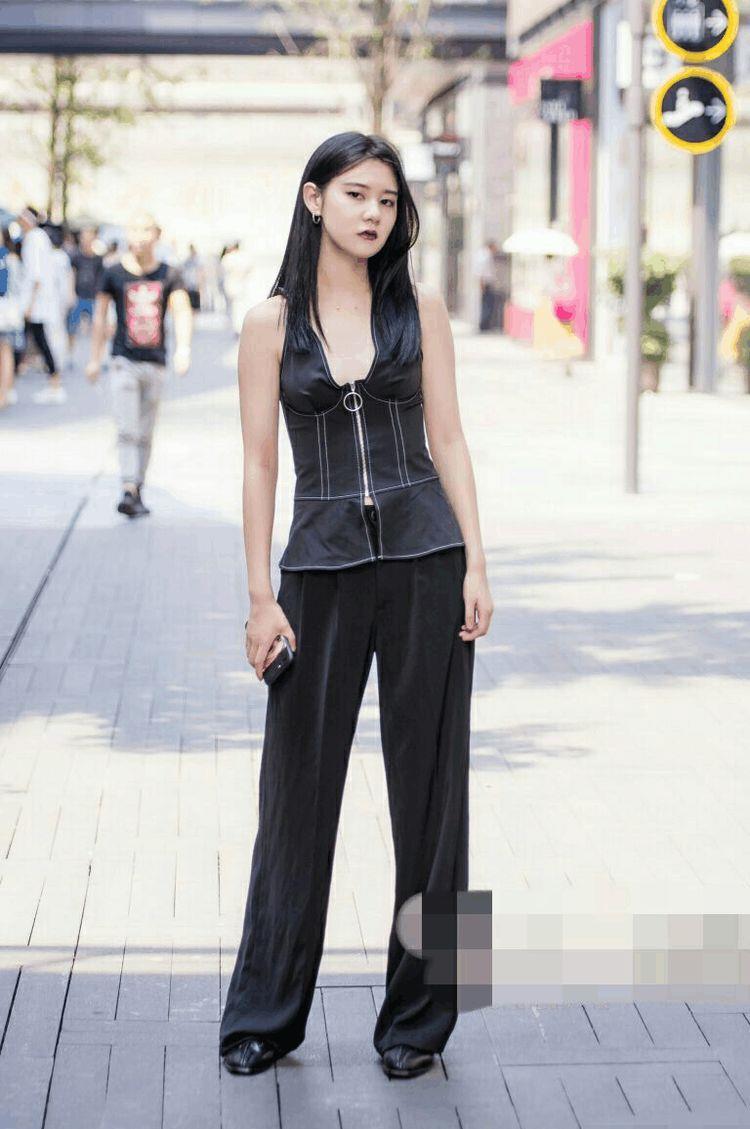 气质非常好的美女街拍 e0c656eae5764af29f225b8e6504128f.jpeg
