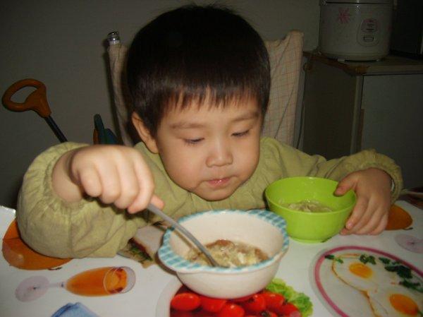『脾胃』少生病，睡前2小时，这5种食物不要喂医生：想要孩子脾胃健康