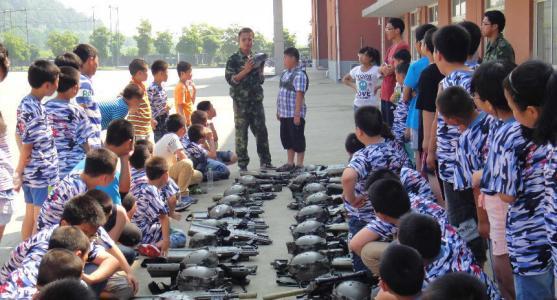 幼儿园开学不知道自己班级，不知道老师，真是逗乐了！