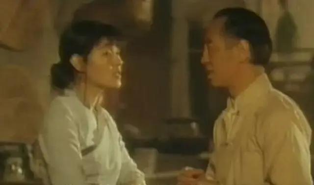和林青霞同时闯香港的美女，赢过张曼玉，输给王祖贤，已隐退十年