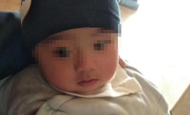 【小雷】广西2岁男童跌入热油锅，父亲求助后续让人泪目因邻居逗弄