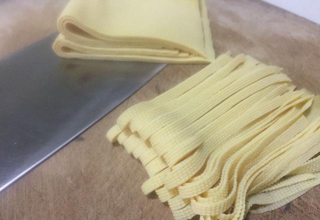 丝是什么材料做的 da46be8fbdb447cea4311f59711ea6eb.jpeg