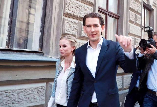 34岁的奥地利总理,深邃的蓝眼睛,五官立体,身高186CM,去时尚圈也能站住脚！
