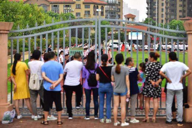 中小学即将开学，教育机构何时才能开始补课呢？