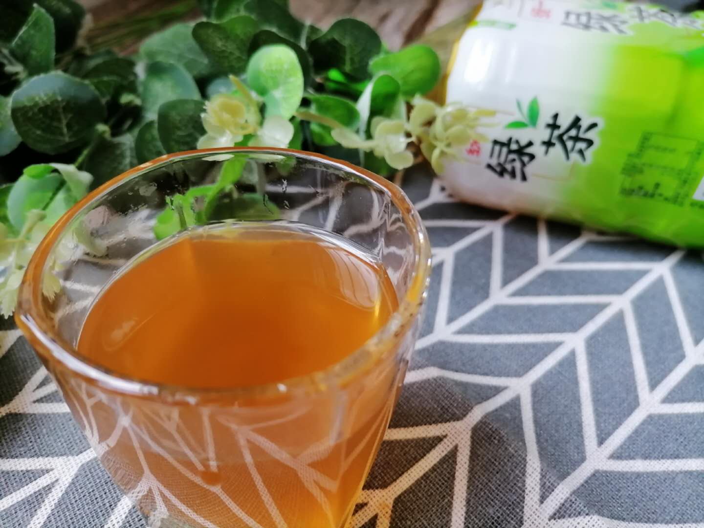 教你自制冰红茶和柠檬绿茶,酸甜冰爽清凉解暑,跟买的一个味儿