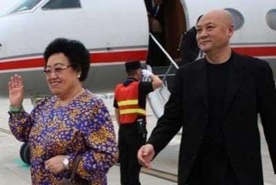 陈丽华迟重瑞年龄 86d1996fe59c4517a14d55fb3228d1e0.jpeg