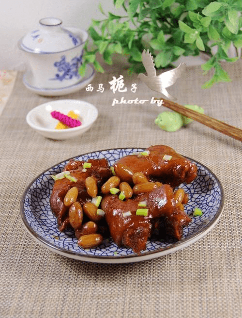 猪脚怎么煮才好吃猪脚煮花生 e19b19f303414749a773317a78769deb.png