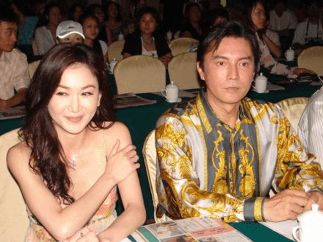 年轻时的尊龙有多帅?让林青霞痴迷不已,如今仍孤独一人!