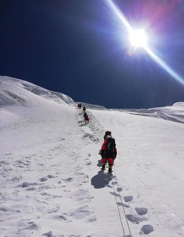 2020珠峰高程测量 | 传承60年的中国登山精神