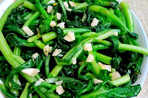 做什么菜可以多放点蒜 0ae43d969bcd4b1bba777ff7cd9c3e6b.jpeg