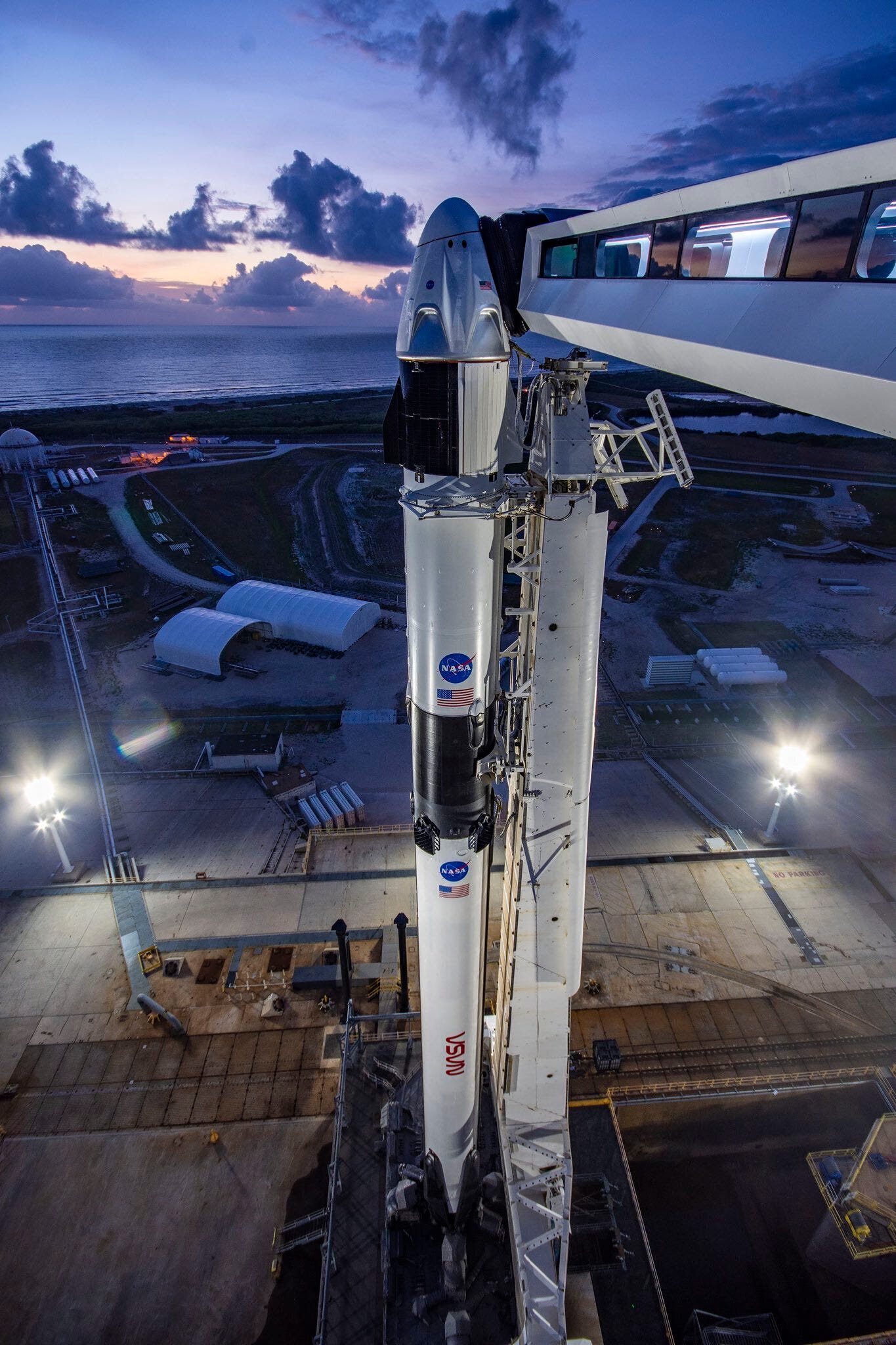 spacex首次载人火箭发射在即,私人公司开拓人类太空创业新时代