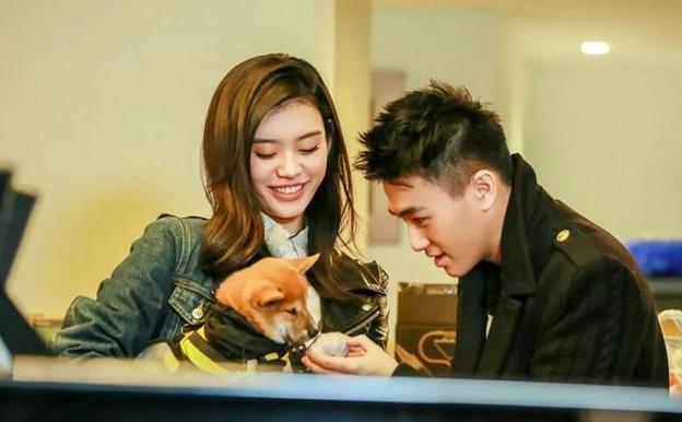 原创赌王何鸿燊一生17个孩子，却只有一个孙子，网友：奚梦瑶赚大发了