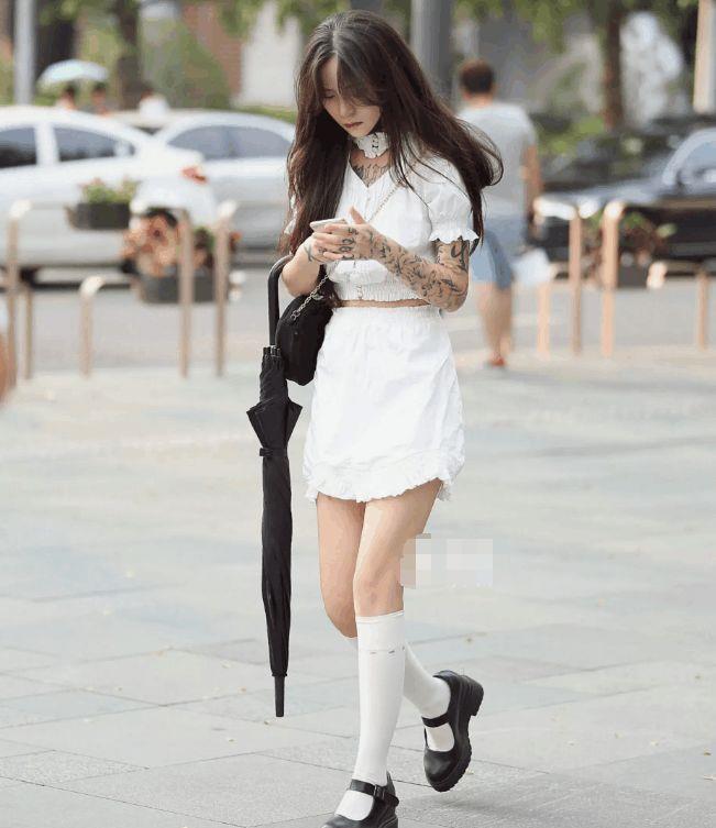 气质非常好的美女街拍 bbff32a6e99d414c8a1519e2757a9d41.jpeg