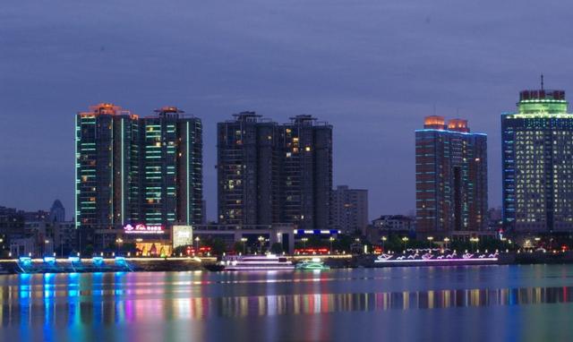 十堰市内总人口_十堰市太和医院照片(2)