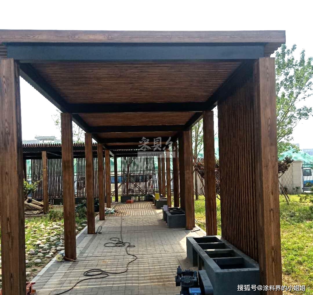 北京房山区室外廊架木纹漆效果图!怎么在钢结构上做木纹漆
