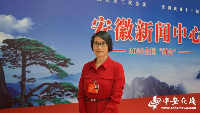 【两会建议】吴梅芳:建议为学校配备有医师资格证的校医