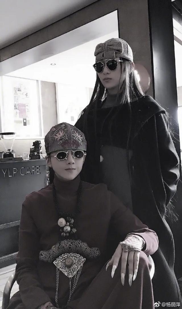 杨丽萍爱徒水月同性婚礼惹关注，她曾力捧的小