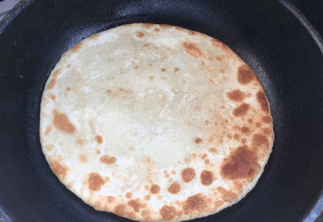 平底锅烙饼的做法大全视频 b80eae6a3a32417fba8ec96841fede65.png