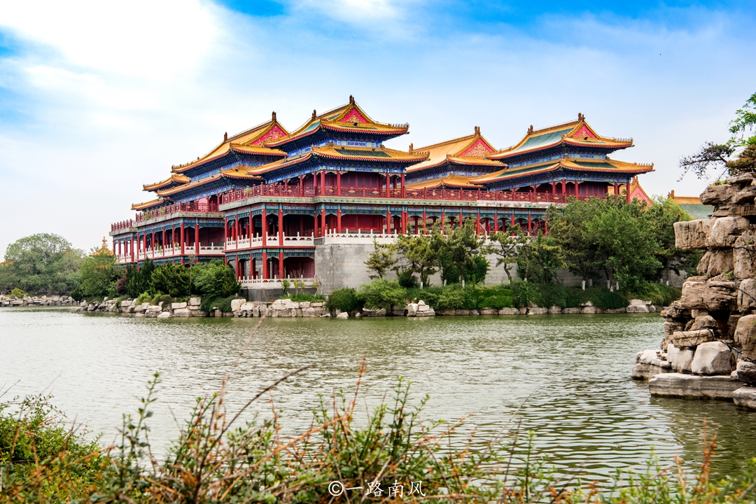 30e8b537fb2c4e60b8d8ab07816621