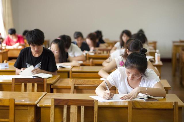 原创“回报率”比较高的4个专业，学习压力大，但“先苦后甜”很划算