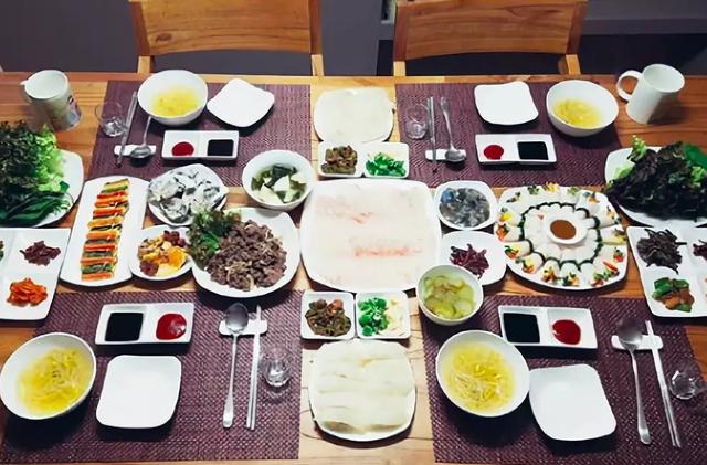 「温居」也是韩国人搬家后必不可少的项目,请亲朋好友到自己新家吃饭