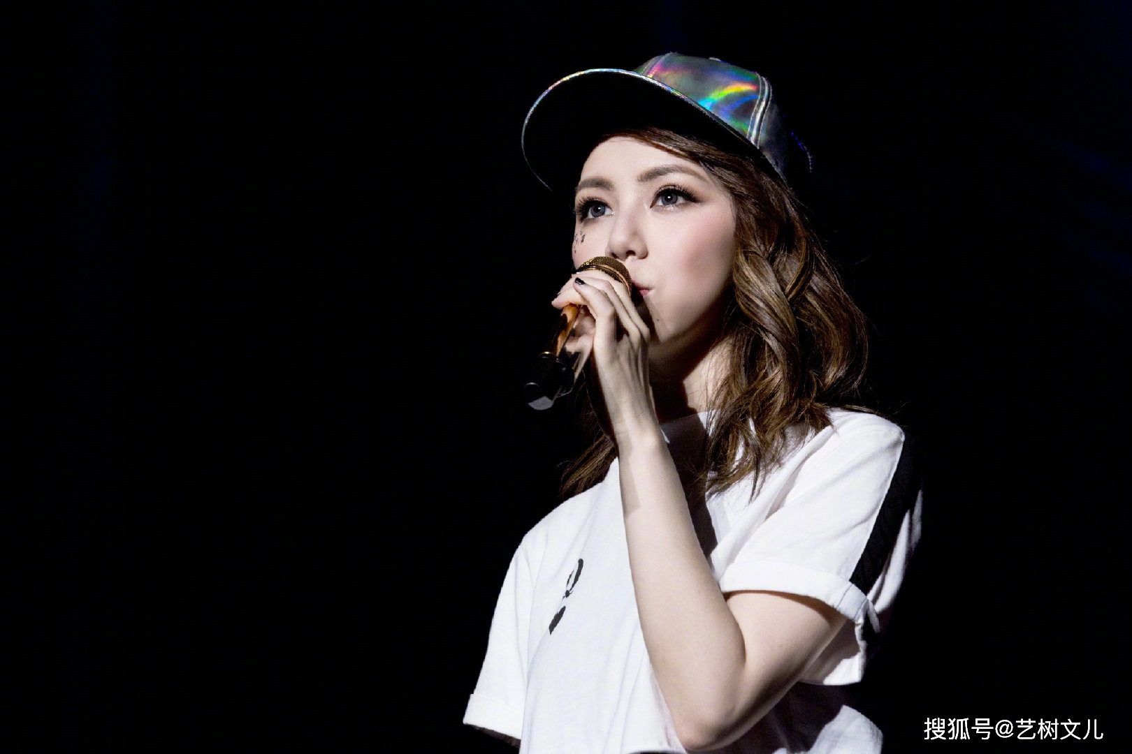 音乐100首邓紫棋 8fe041de3202449f92906dea34097cd0.jpeg