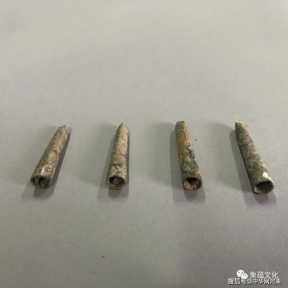 两个龙卷风一个指南针是什么成语_龙卷风是什么时候(3)