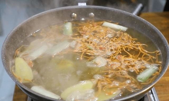 烧什么汤是最好吃的 734f275d3f8248c5983c19e1f8c6bd3f.png