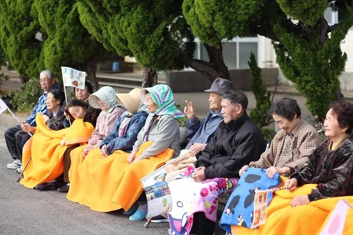 上海“1人幼儿园”引4亿人爆笑，日本这所“1人中学”却让无数人留下眼泪...