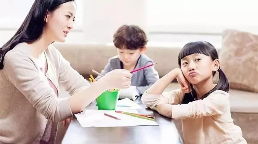 原创爱顶嘴的孩子和从不顶嘴的孩子，未来谁的发展更好？看完一目了然