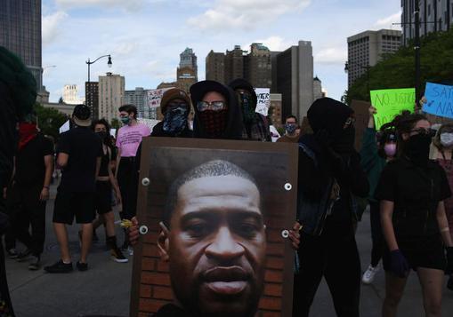 特朗普语出惊人:黑人是“低等生物”应该清除