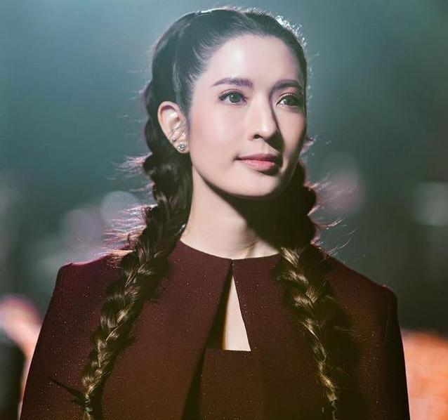 盘点泰国十大绝美人气女星:小水排第八,第一名堪称泰国版范冰冰