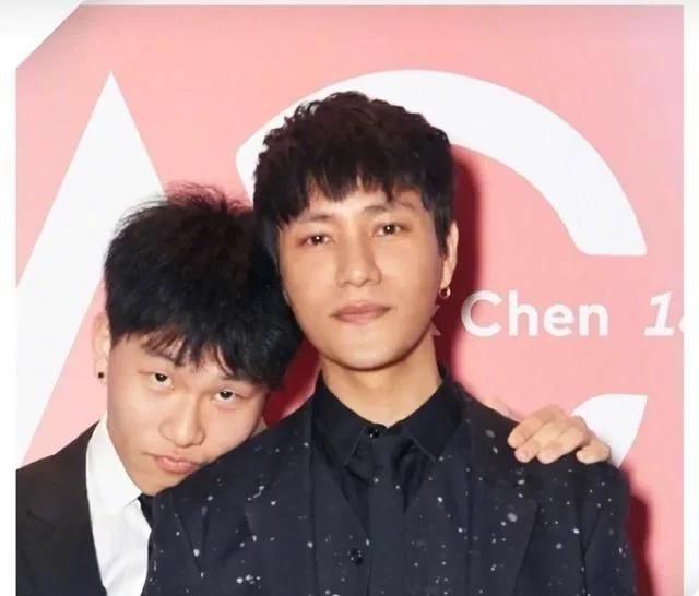 王英杰是谁的儿子 1cdea33a1c5345b1b4c3eda10aae7b4a.jpeg