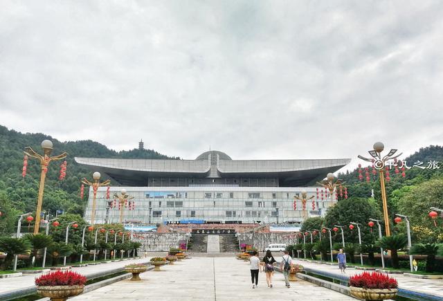 茅台gdp第三大城市_茅台成中国第三大城市(3)