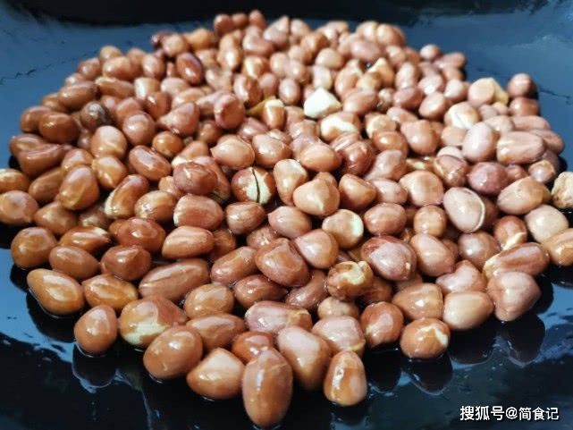 炒花生怎么掌握火候 4c53c8922db24cc5a38ca6ad4cfea5a5.jpeg